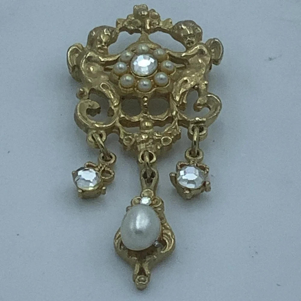 Craft Gold Tone Scrolled Brooch with Dangling Faux Pearls